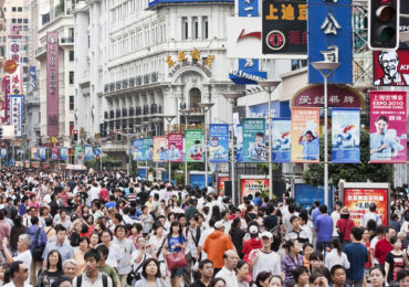 crowd-shanghai-retail-in-asia