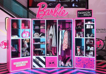 Fashion Walk Barbie’s Fascinating Wardrobe _1