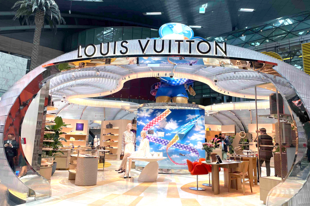 Louis Vuitton Store at Changi Aiport Terminal 3 LouisVuitton ChangiT3  EvaAir  YouTube