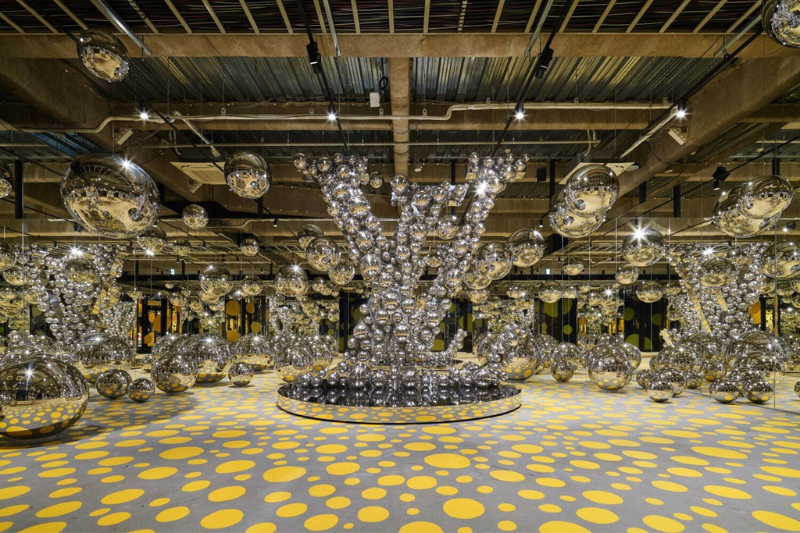 Louis Vuitton store decorated by japanese artist Kusama Yayoi